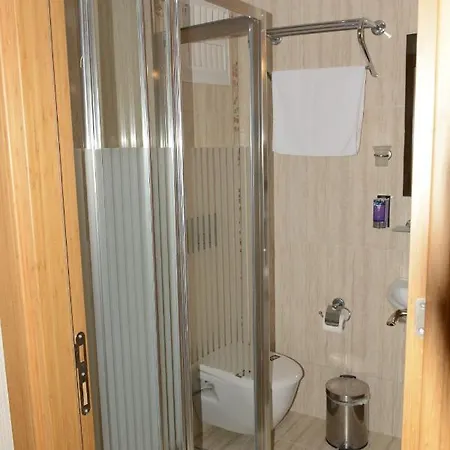 Hermanos Hotell