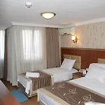 Hermanos Hotel