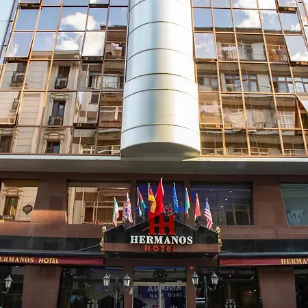 فندق Hermanos