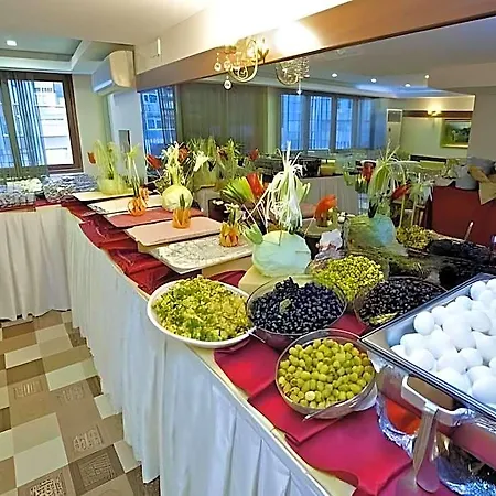 Hermanos Hotel 3*