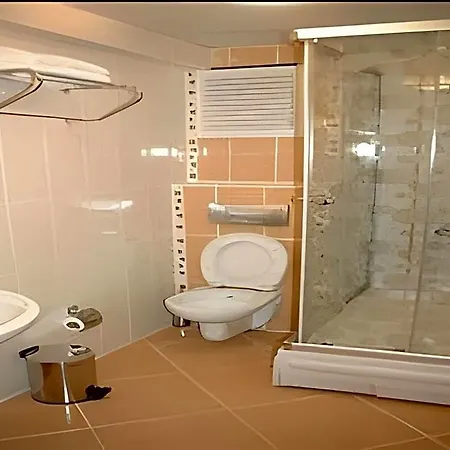 Hermanos Hotel 3*